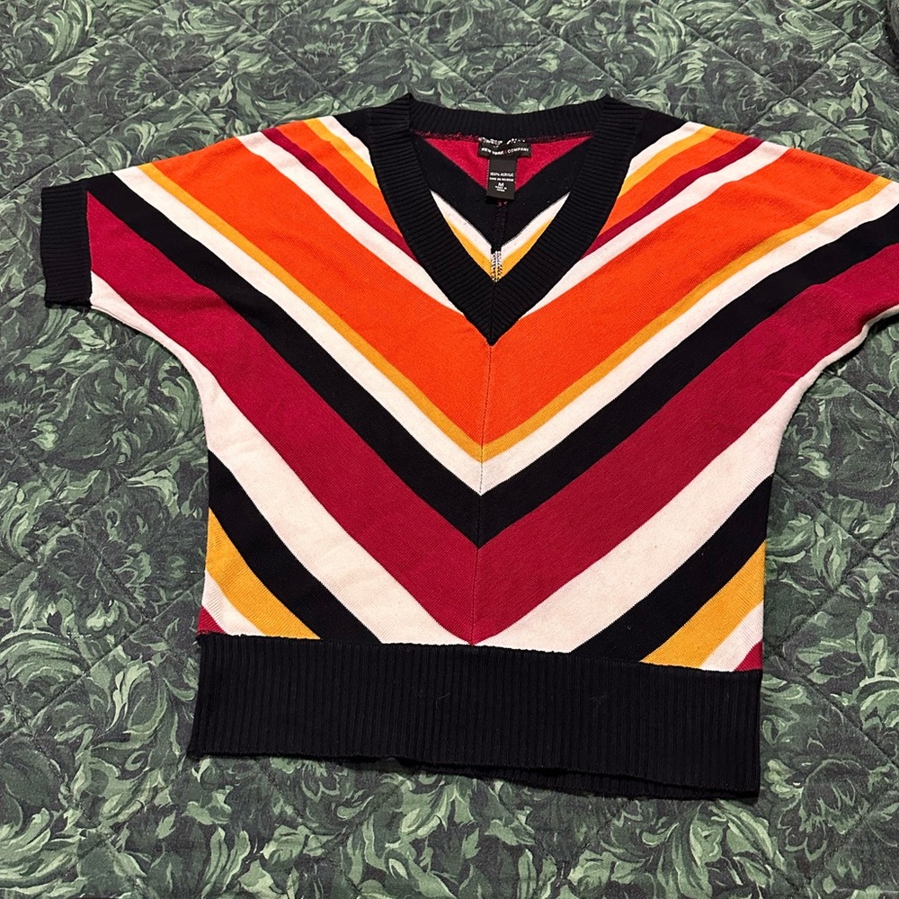 Lightweight sweater like blouse